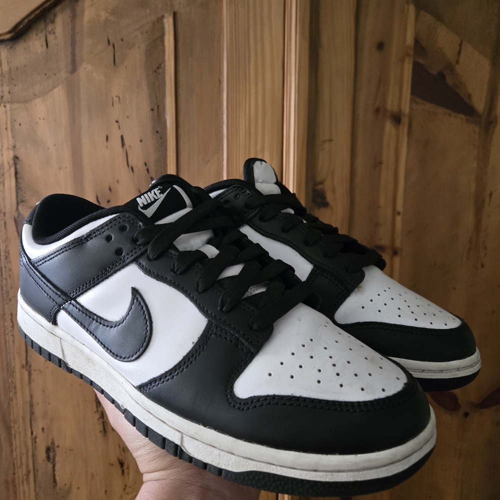 Nike Men's Black and White Sneakers